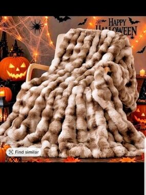 Faux Fur Throw Blanket in Brown & Cream Like New